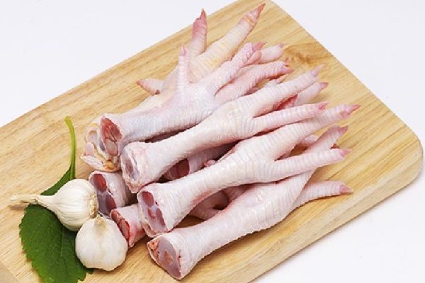Không chỉ phần thịt mà chân gà cũng cung cấp nhiều dinh dưỡng tốt cho cơ thể ít ai biết